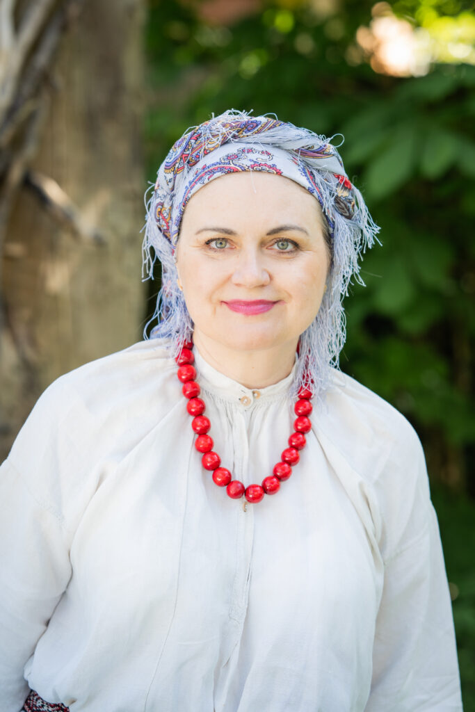 Elmira, participant of the Vir folk singing group
