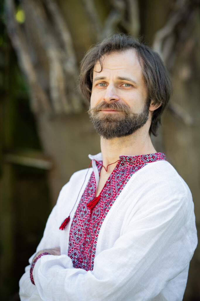 Aleś, participant of the Vir folk singing group